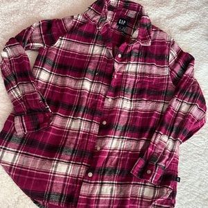 Gap bottom up shirt size medium with cuffed sleeves